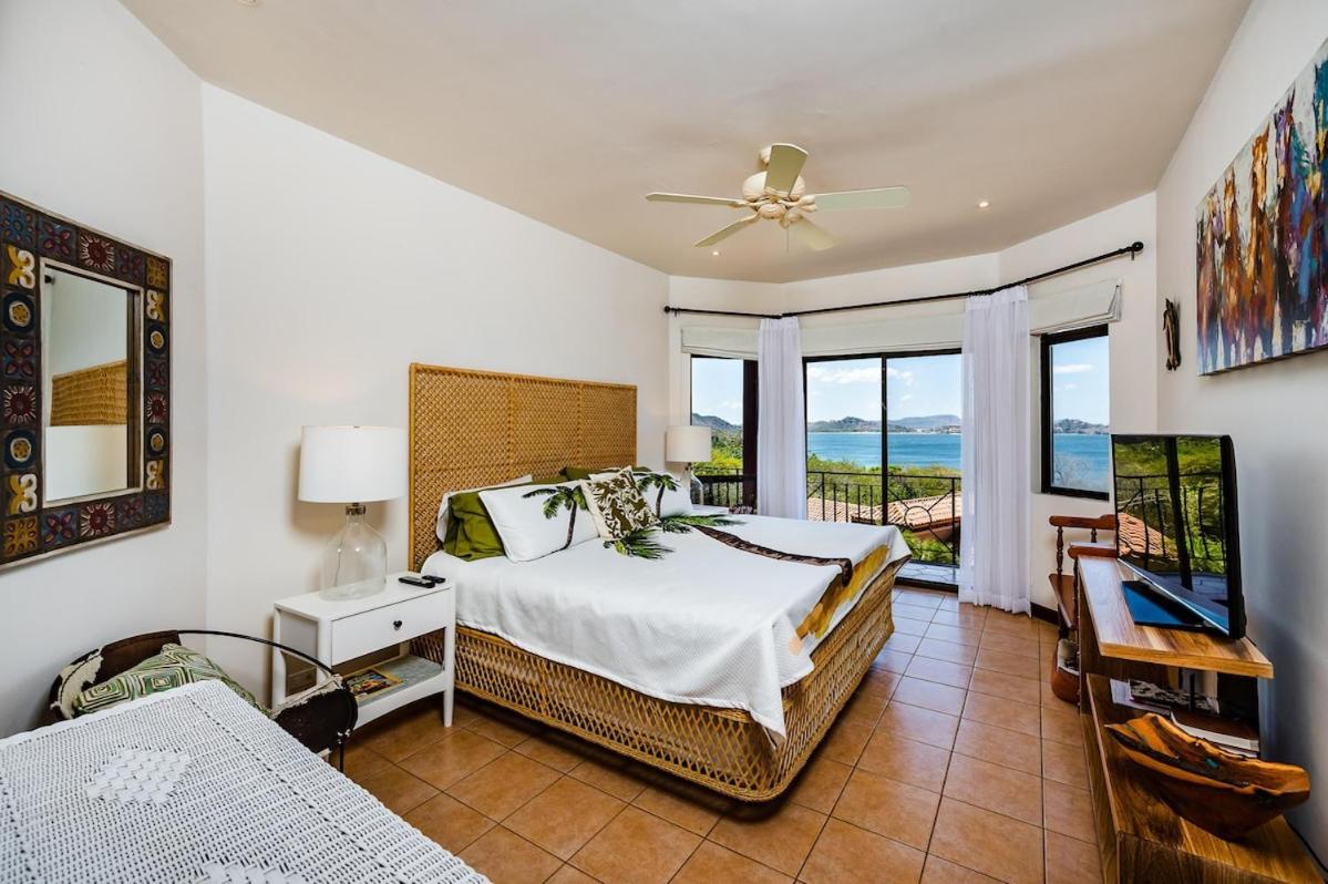 Private Villa, Infinity Pool, 2 Quiet Beaches