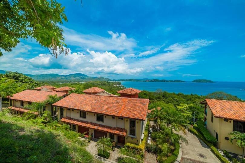 Private Villa, Infinity Pool, 2 Quiet Beaches
