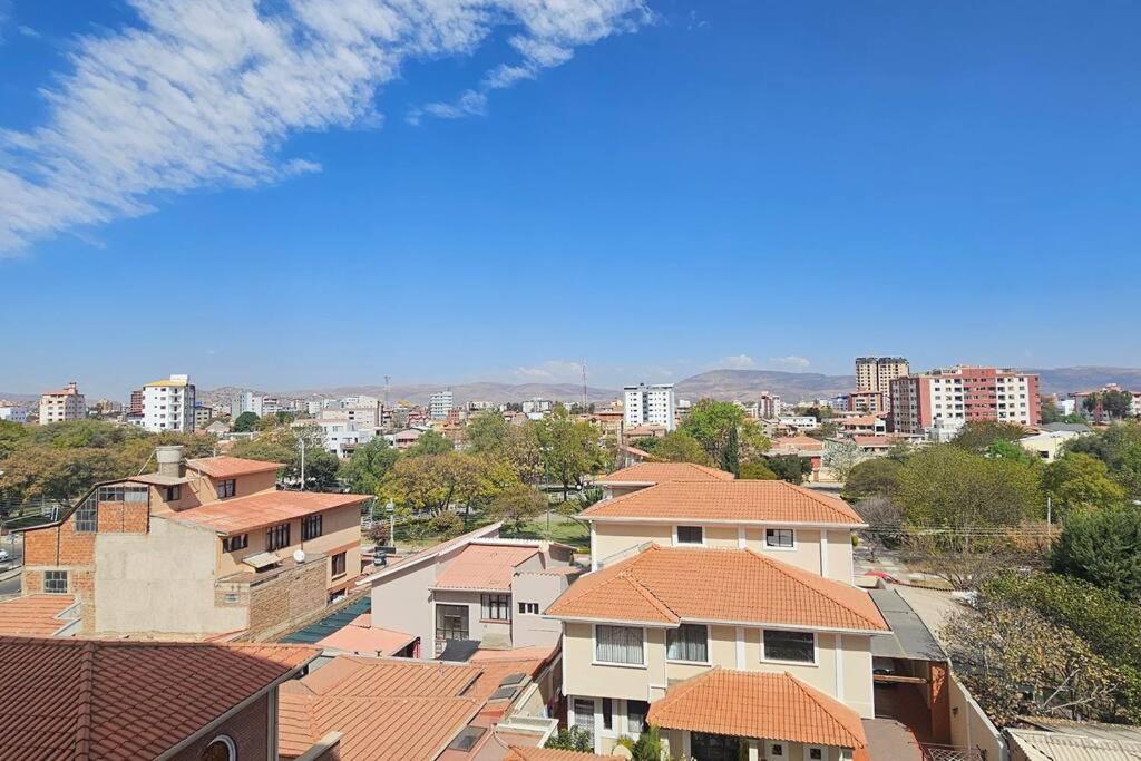 Apto con maravillosa vista, zona tranquila, segura