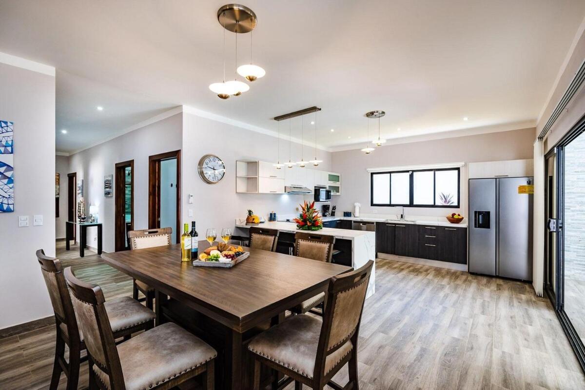 Private Pool Villa, 5min Walk to Beach & Dining