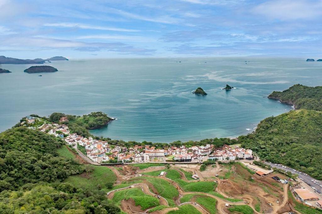 Las Catalinas 2 BD Steps to Beach