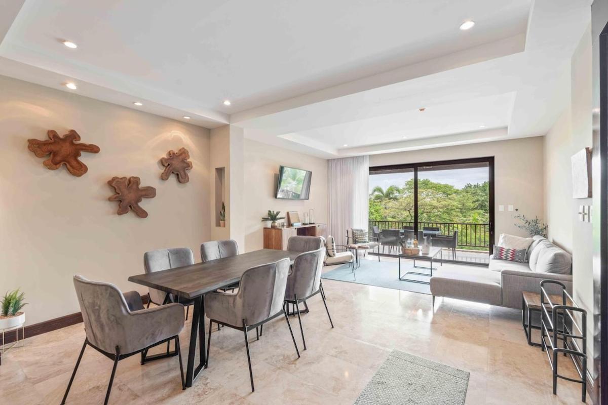 Hilltop Haven with Pool, Terrace and Sea Breeze