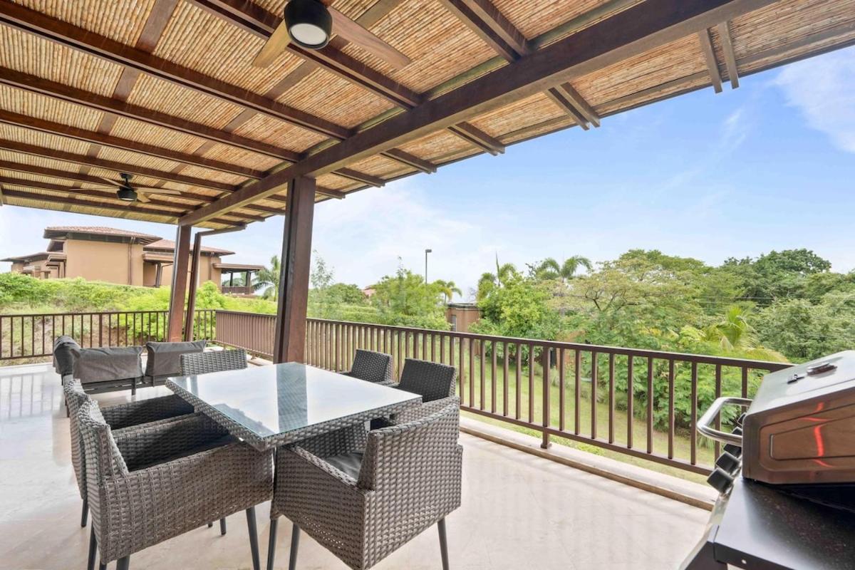 Hilltop Haven with Pool, Terrace and Sea Breeze