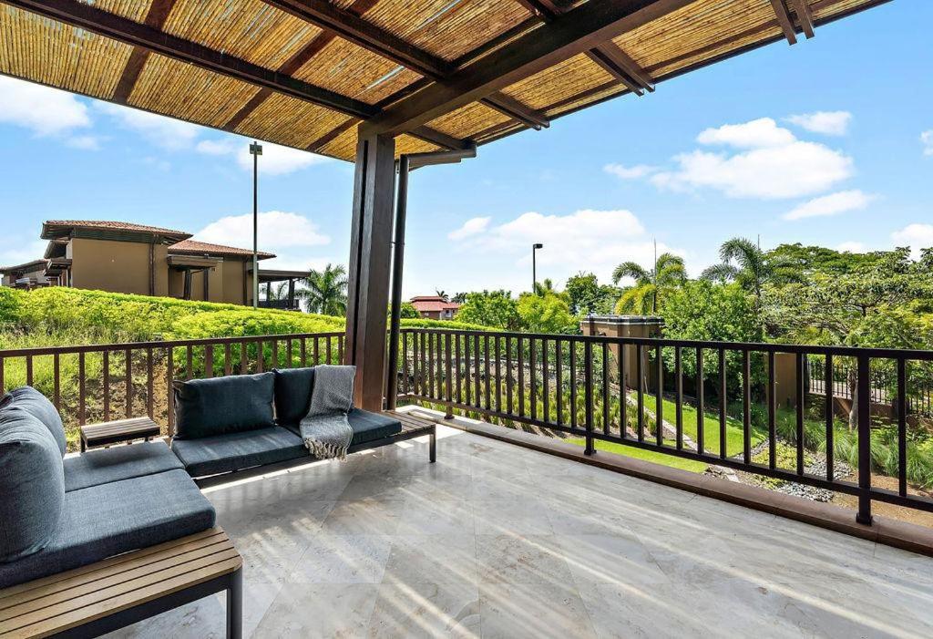 Hilltop Haven with Pool, Terrace and Sea Breeze