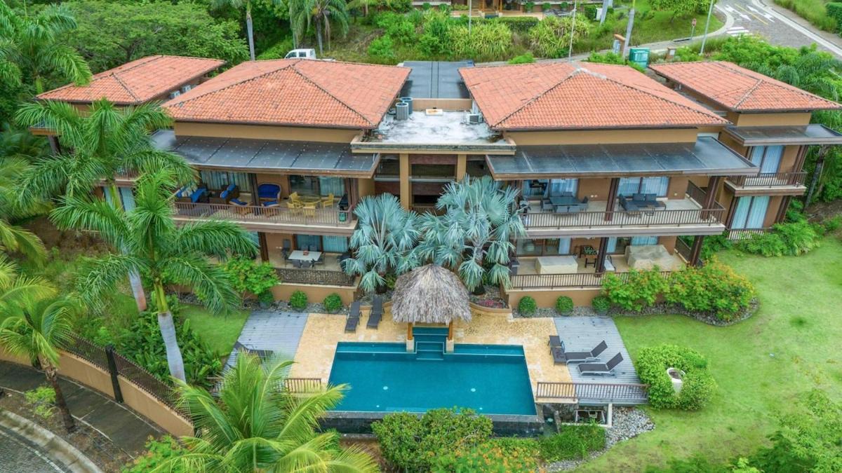 Hilltop Haven with Pool, Terrace and Sea Breeze