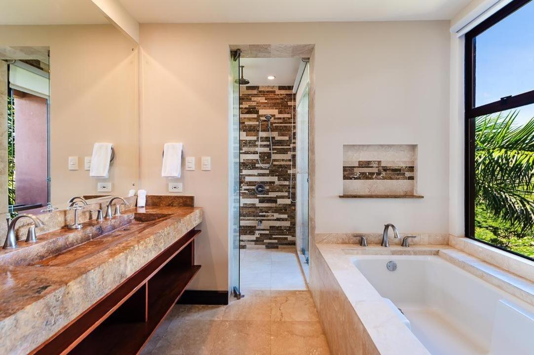 Spectacular Ocean Views 3 BD Condo