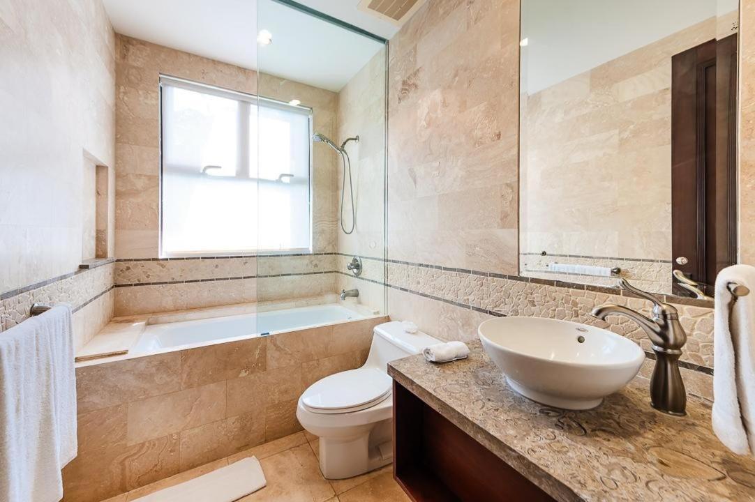 Spectacular Ocean Views 3 BD Condo