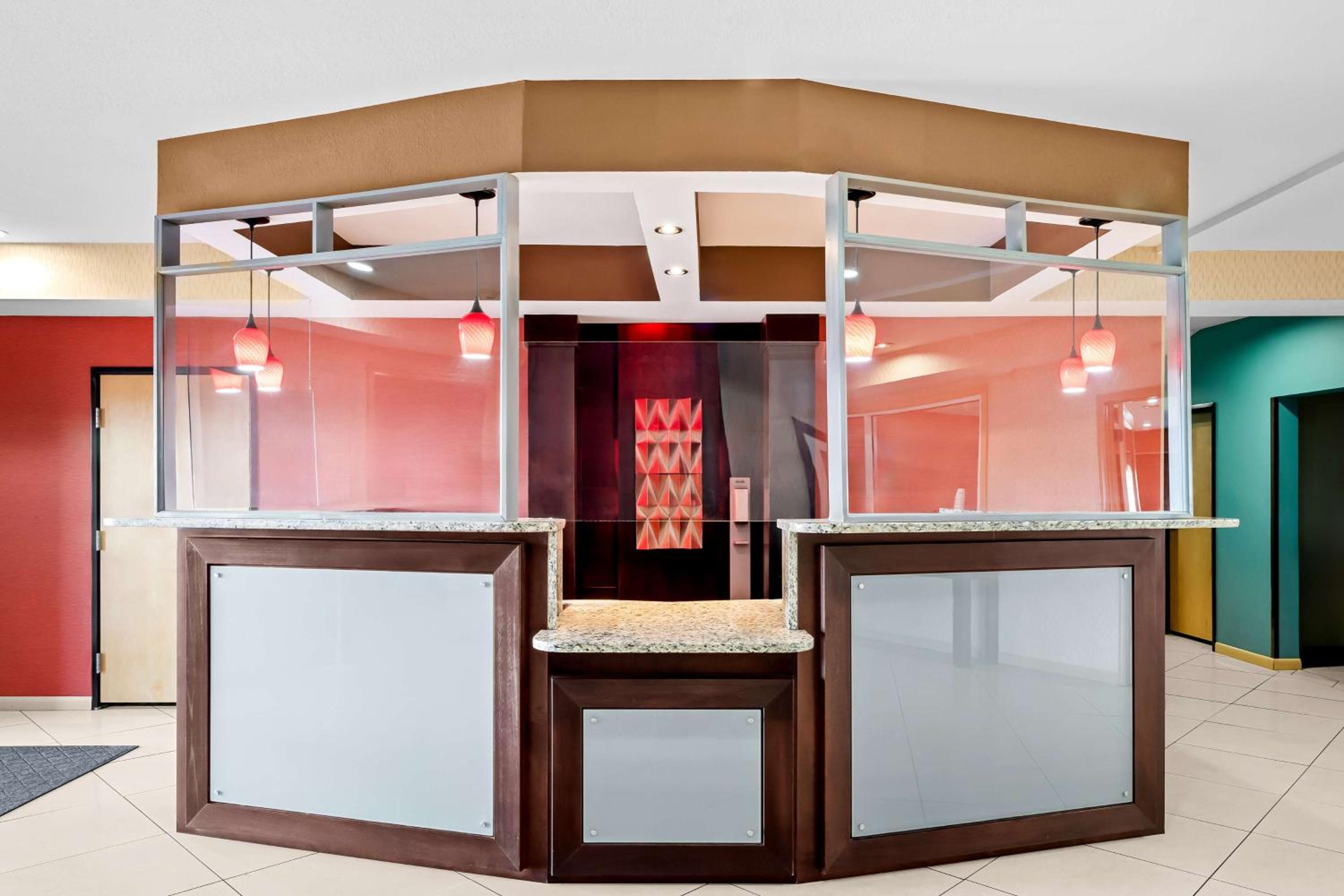 Best Western Plus - Magee Inn & Suites