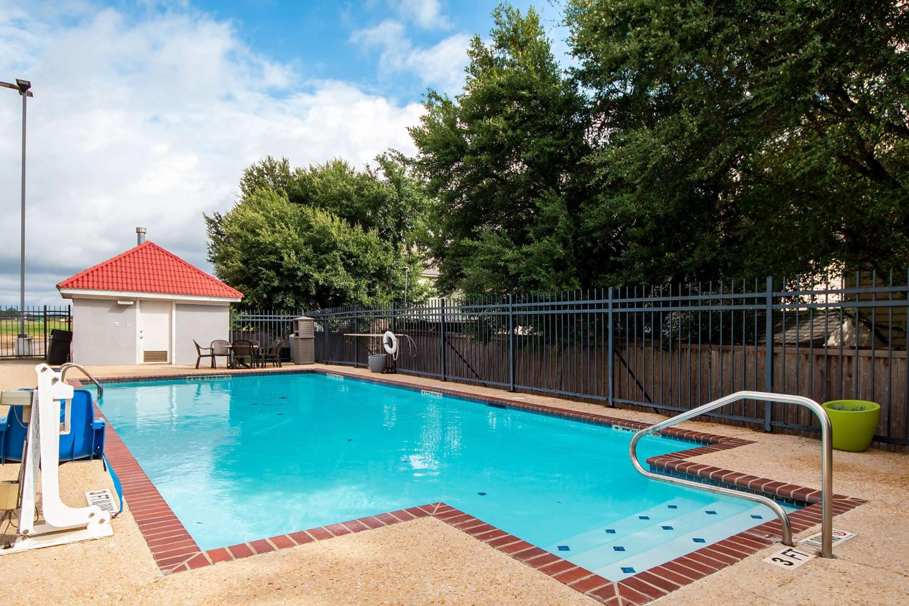Best Western Boerne Inn  Suites - Property Image 2