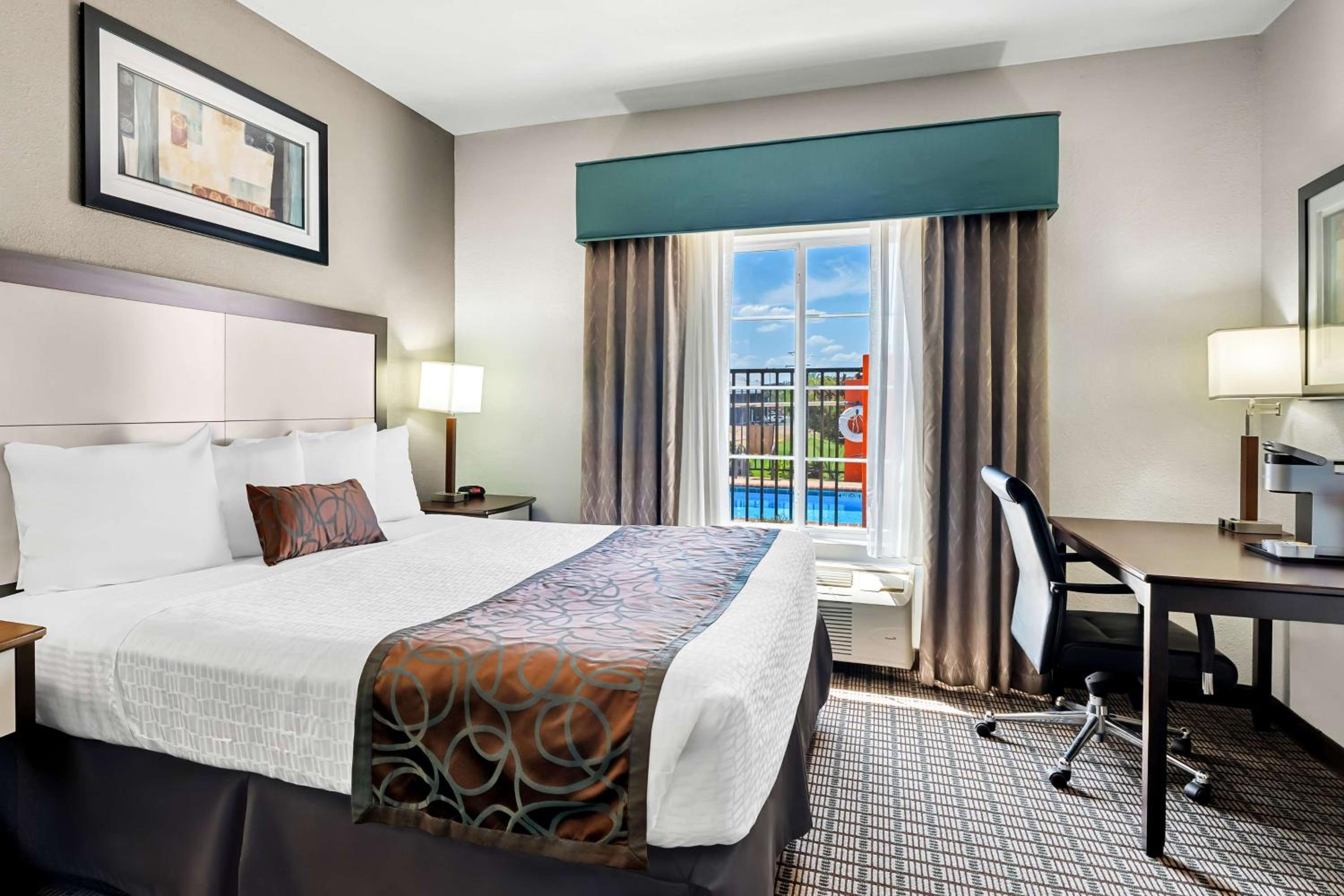 Best Western Plus - Magee Inn & Suites