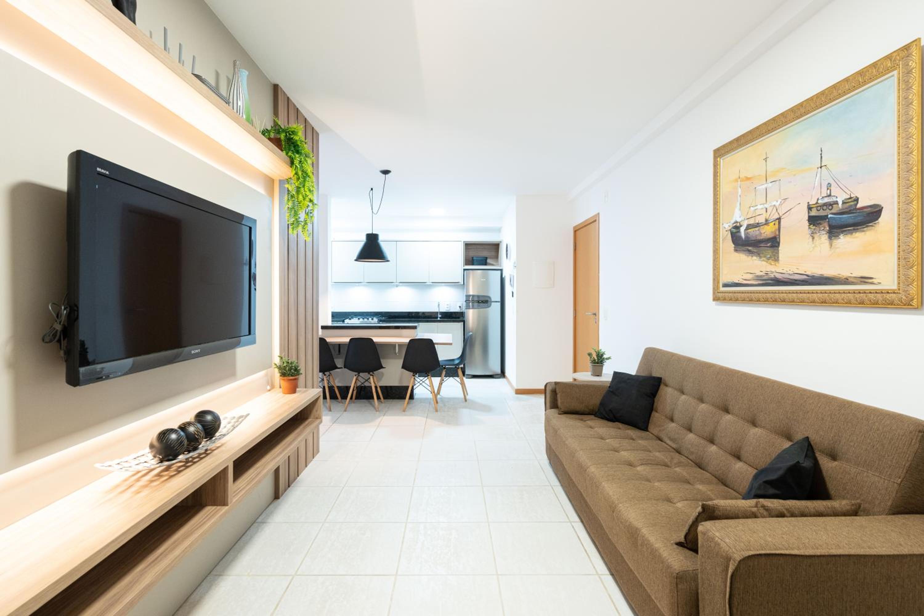 Apto Bal Picarras 150M PRAIA com PISICNA, sacada com CHURRASQUEIRA privativa, AR CONDICIONADO Wi Fi, PORTARIA 24h, PLAYGROUND INFANTIL, QUADRA DE ESPORTES 