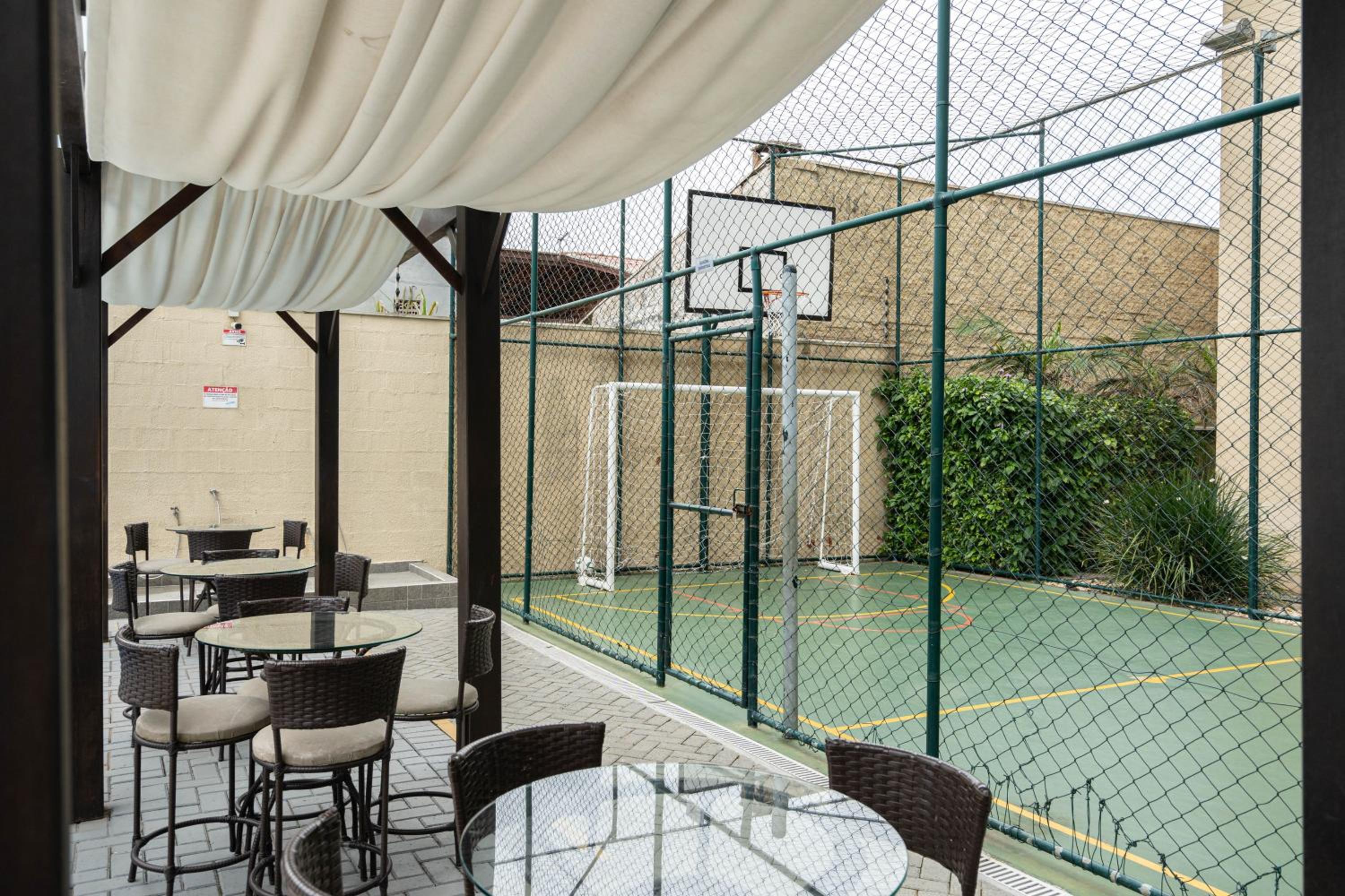 Apto Bal Picarras 150M PRAIA com PISICNA, sacada com CHURRASQUEIRA privativa, AR CONDICIONADO Wi Fi, PORTARIA 24h, PLAYGROUND INFANTIL, QUADRA DE ESPORTES 