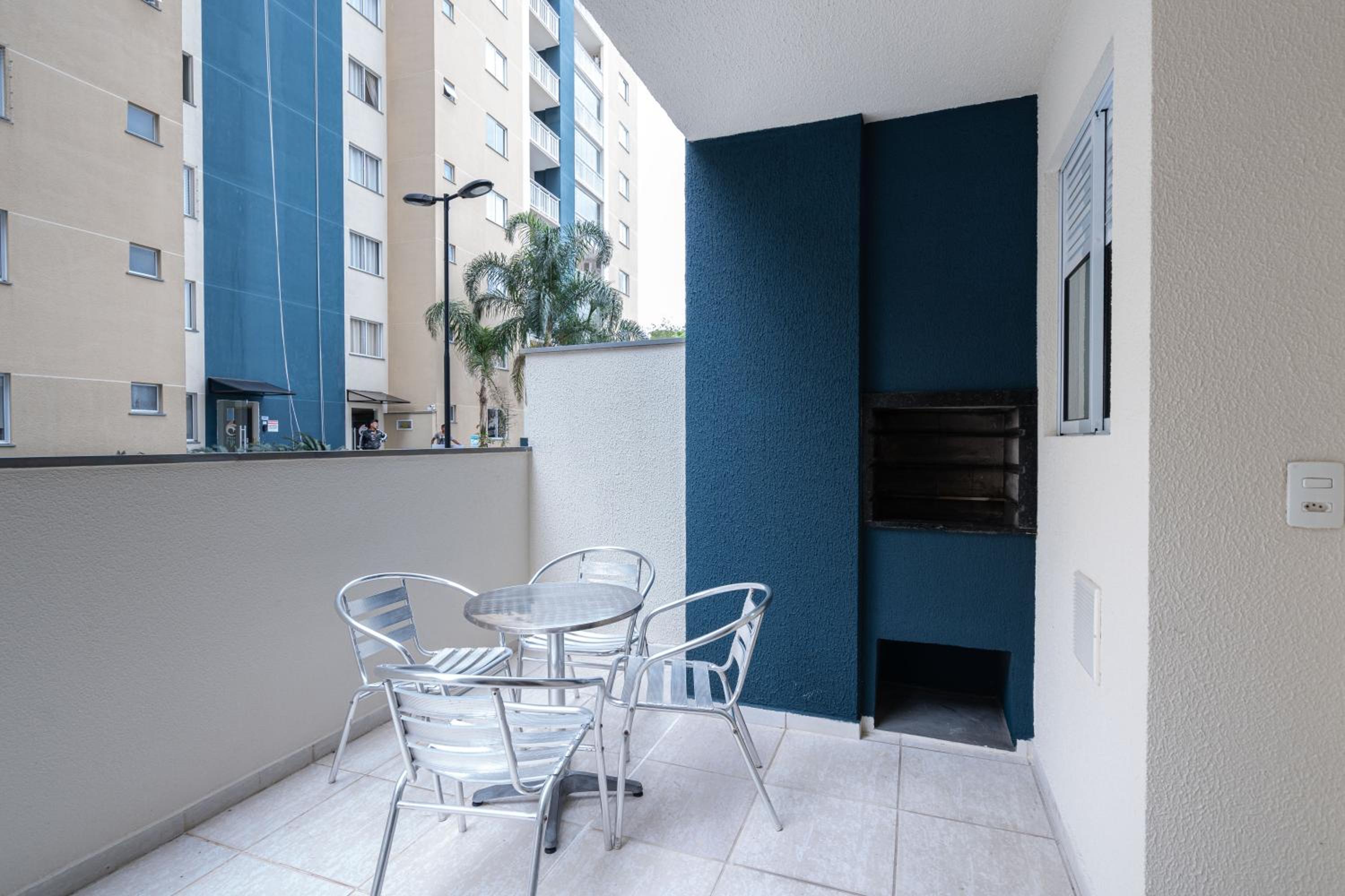 Apto Bal Picarras 150M PRAIA com PISICNA, sacada com CHURRASQUEIRA privativa, AR CONDICIONADO Wi Fi, PORTARIA 24h, PLAYGROUND INFANTIL, QUADRA DE ESPORTES 