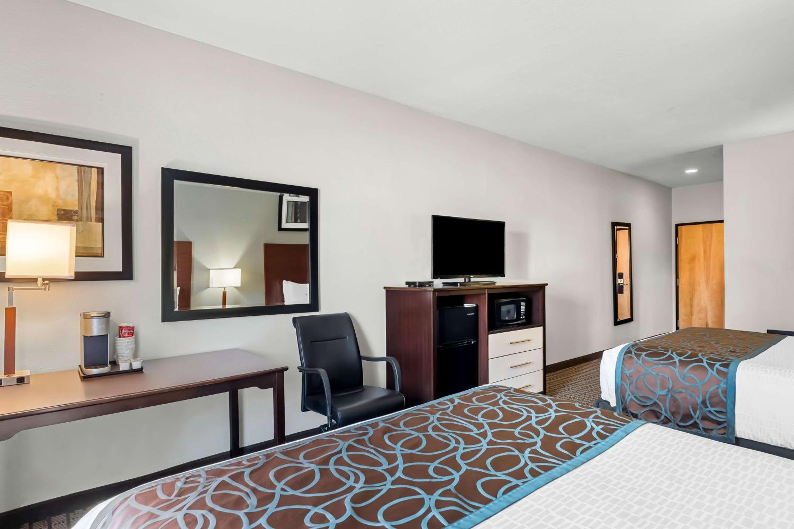 Best Western Plus - Magee Inn & Suites