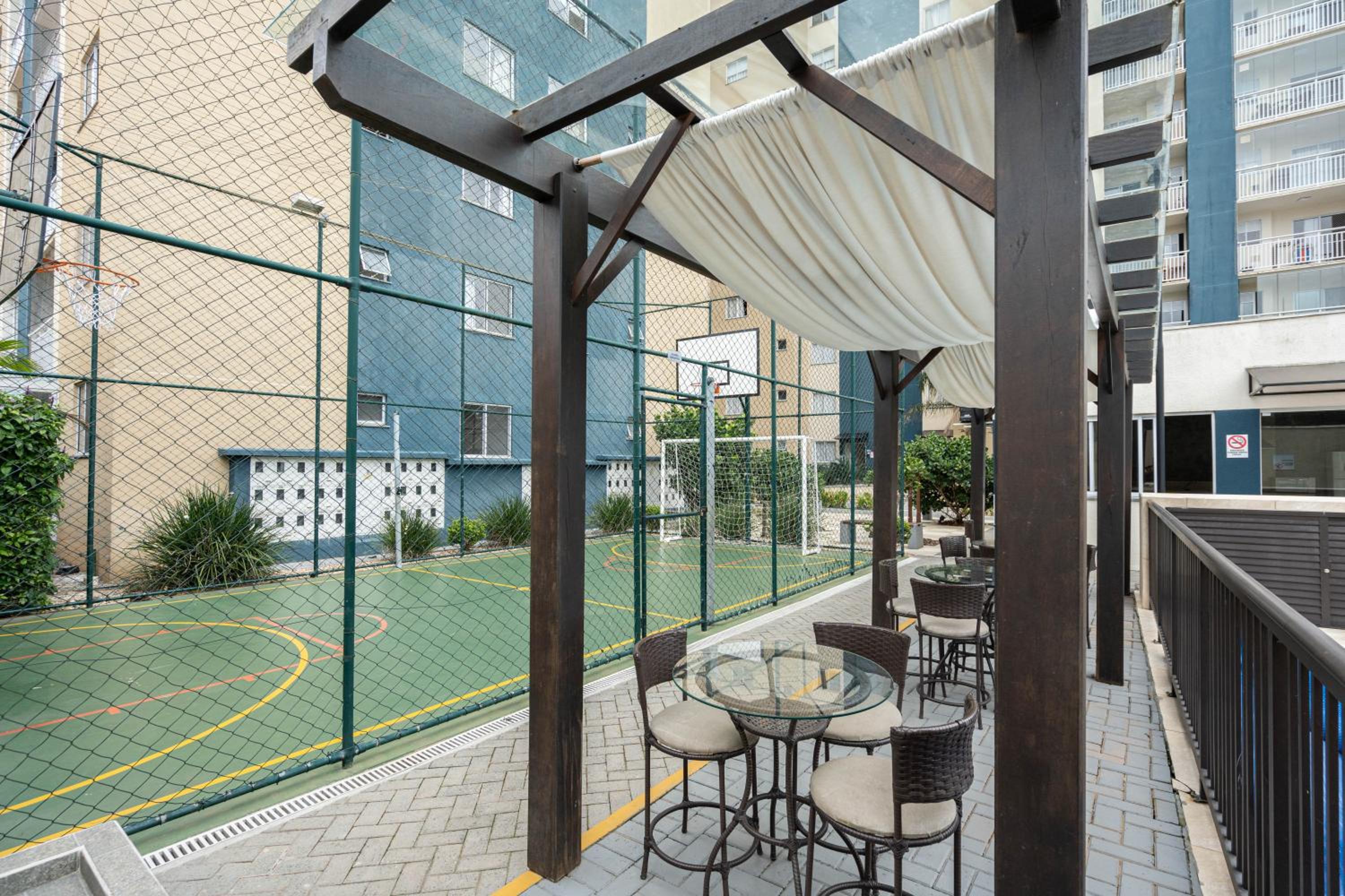 Apto Bal Picarras 150M PRAIA com PISICNA, sacada com CHURRASQUEIRA privativa, AR CONDICIONADO Wi Fi, PORTARIA 24h, PLAYGROUND INFANTIL, QUADRA DE ESPORTES 