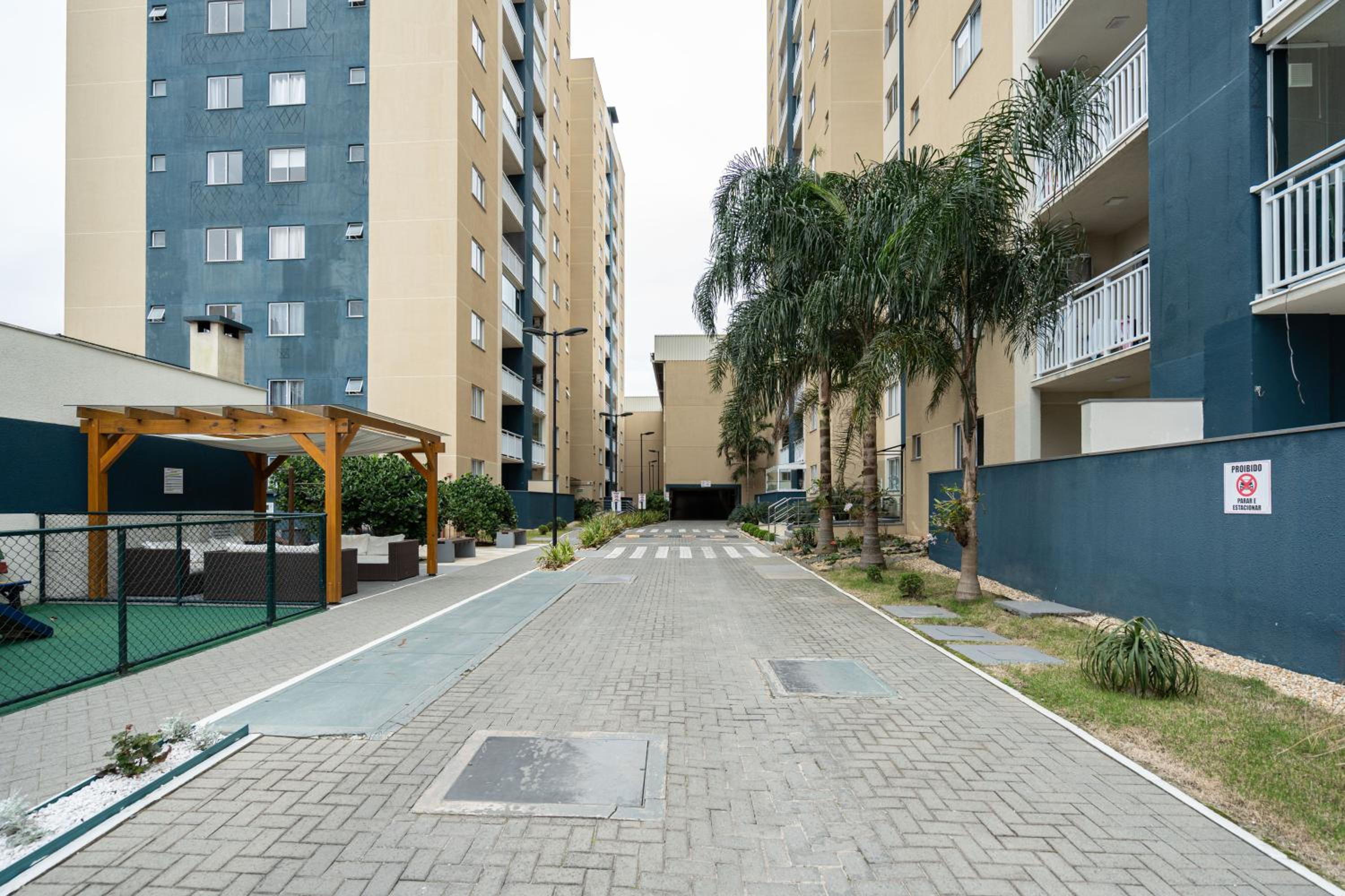 Apto Bal Picarras 150M PRAIA com PISICNA, sacada com CHURRASQUEIRA privativa, AR CONDICIONADO Wi Fi, PORTARIA 24h, PLAYGROUND INFANTIL, QUADRA DE ESPORTES 