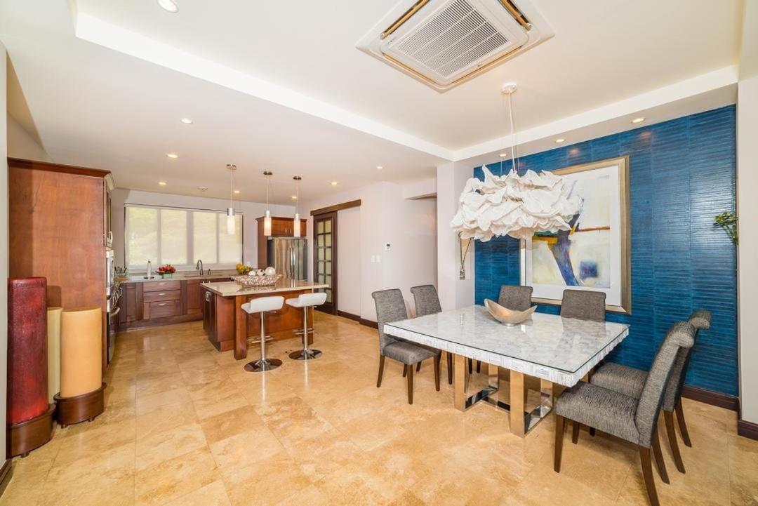 Captivating Ocean Views Condo with Pool