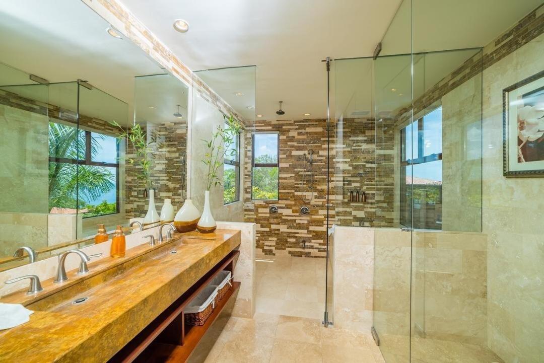 Captivating Ocean Views Condo with Pool