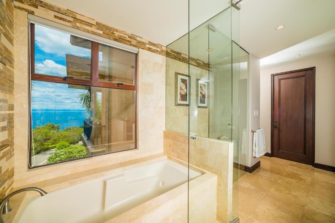Captivating Ocean Views Condo with Pool