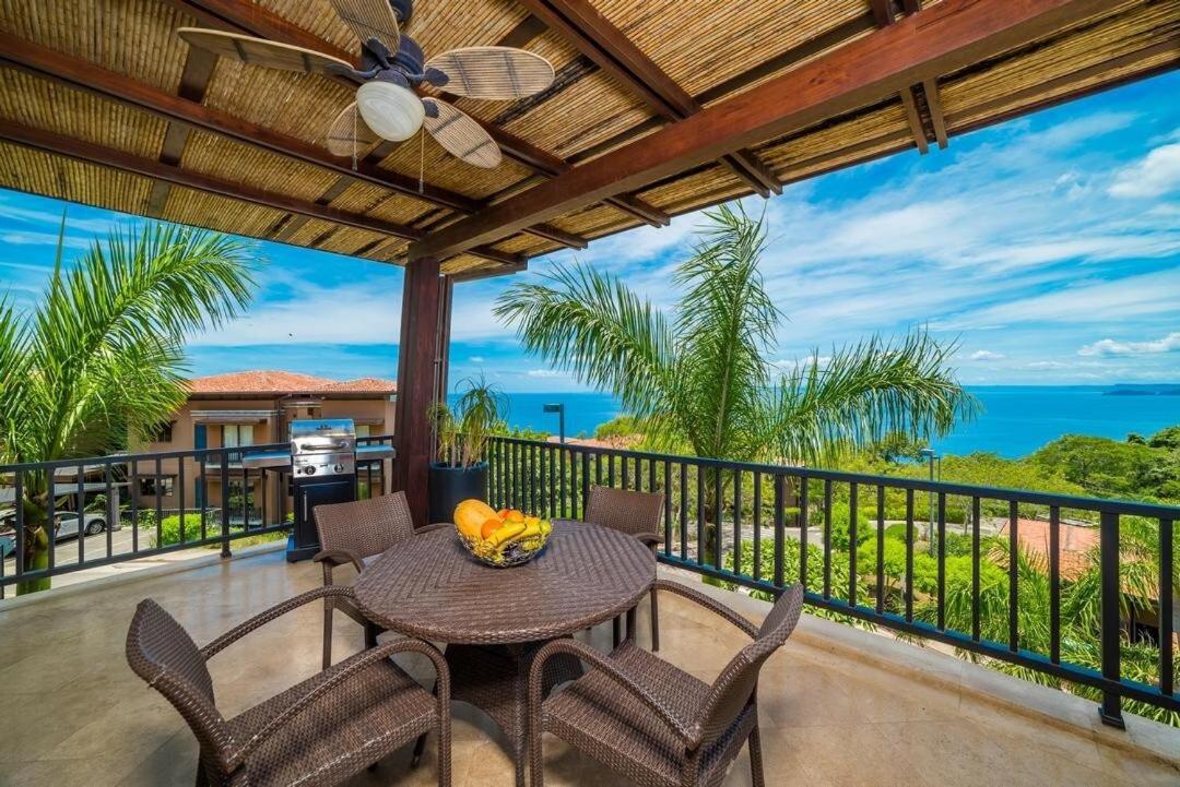 Captivating Ocean Views Condo with Pool