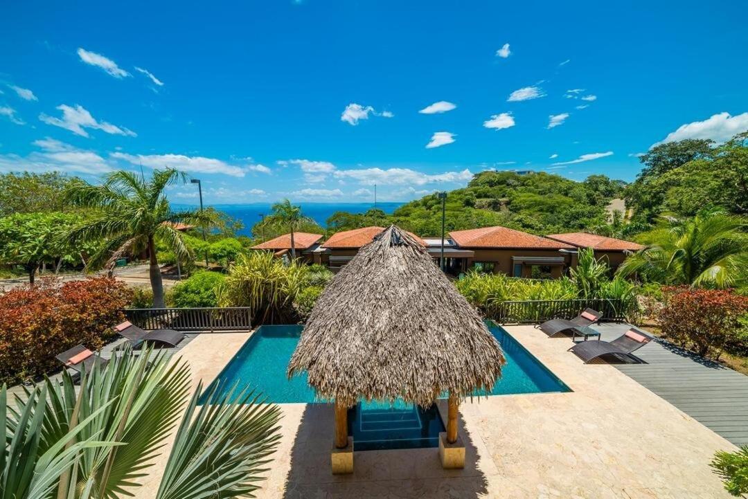 Captivating Ocean Views Condo with Pool