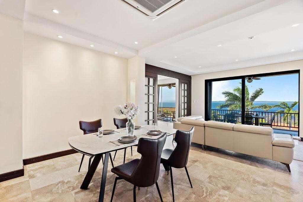 Stunning Ocean View 2 Bed Unit with Pool