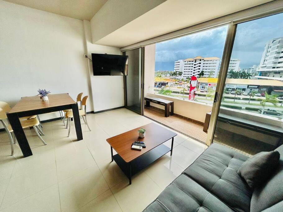 Departamento cerca de la Marina y zona dorada