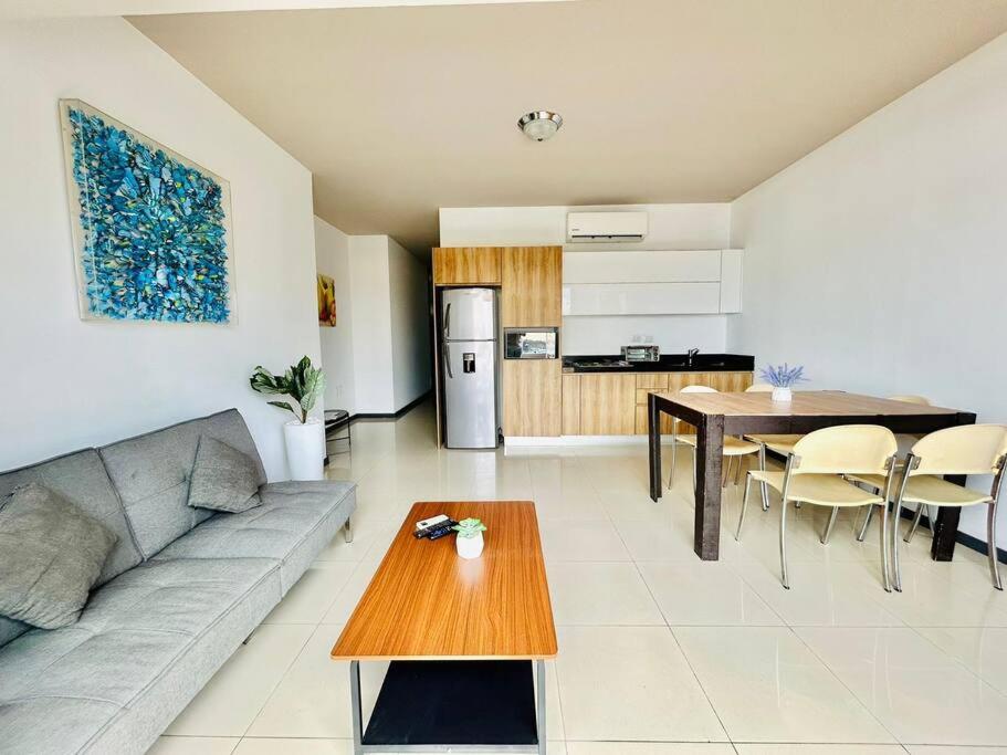Departamento cerca de la Marina y zona dorada