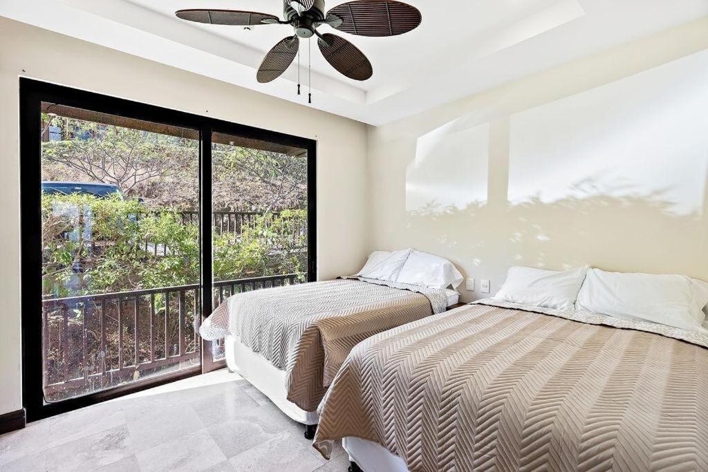 Stunning Ocean View 2 Bed Unit with Pool