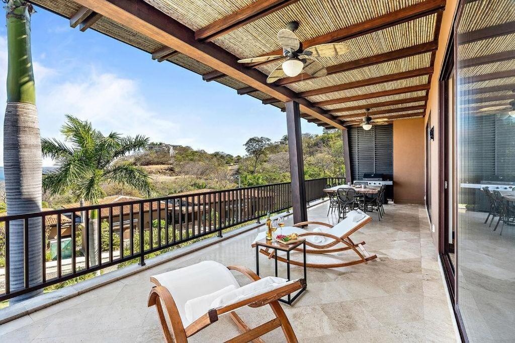 Stunning Ocean View 2 Bed Unit with Pool