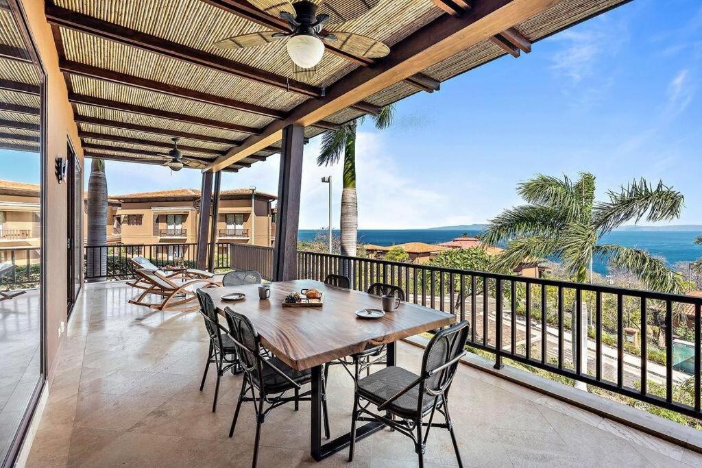 Stunning Ocean View 2 Bed Unit with Pool