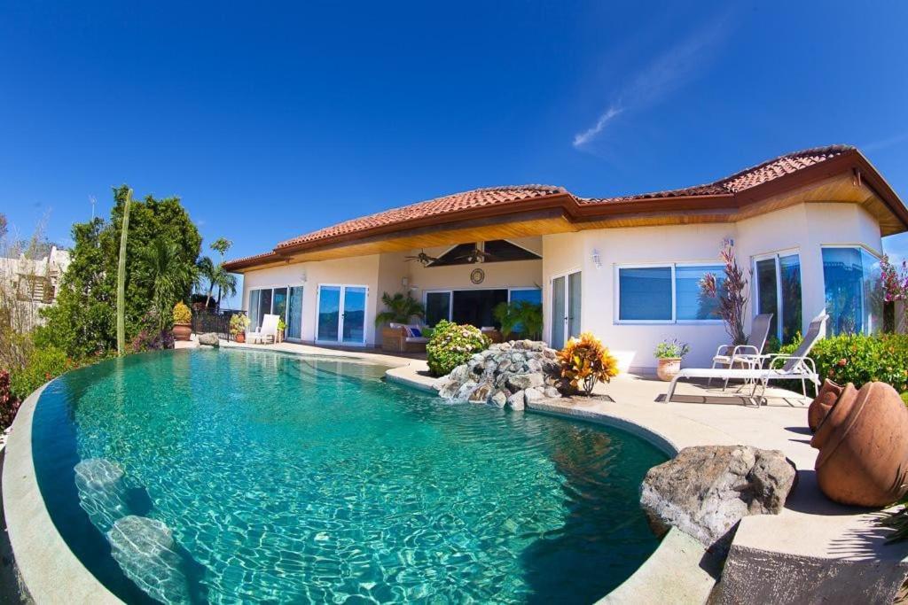 Luxury Villa, Infinity Pool & Ocean Views