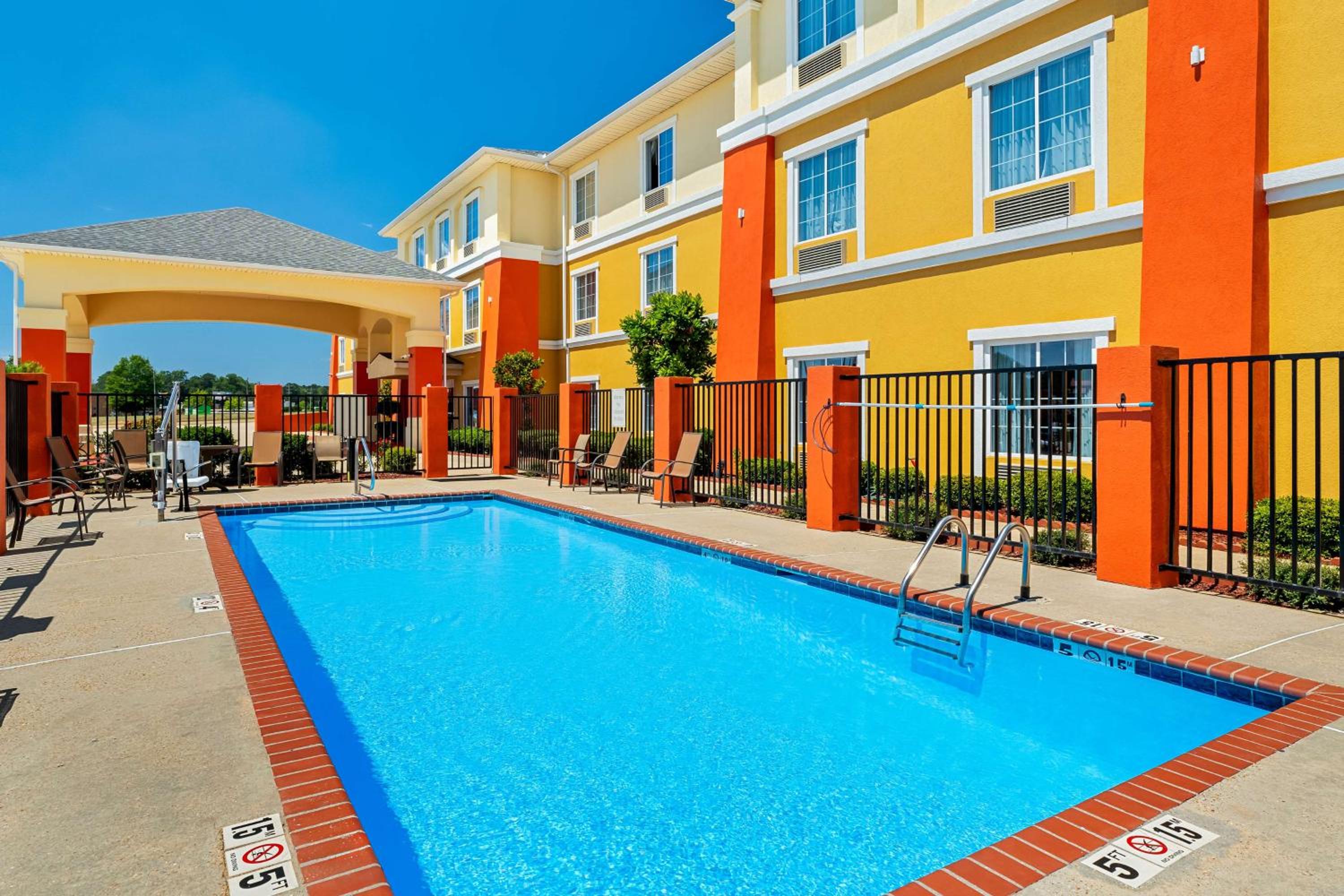 Best Western Plus - Magee Inn & Suites