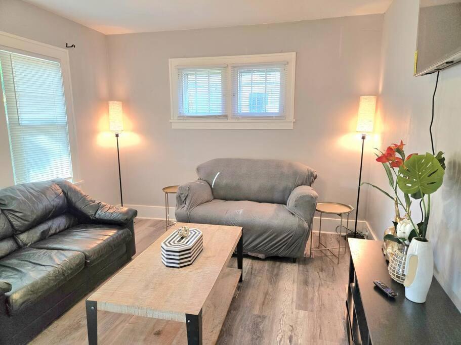 Minneapolis / St Paul Vacations - Yomi Sage Abode - Property Image 2