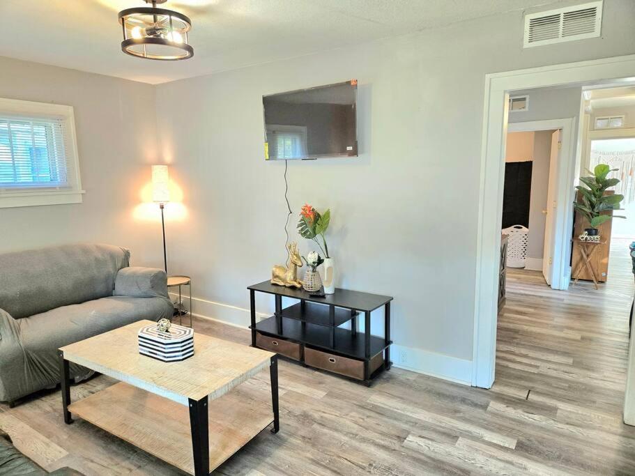 Minneapolis / St Paul Vacations - Yomi Sage Abode - Property Image 2