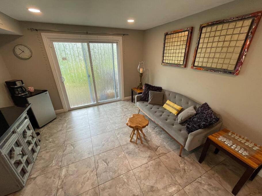 Schaumburg Paradise Oasis with a secret garden and private Pool view 2