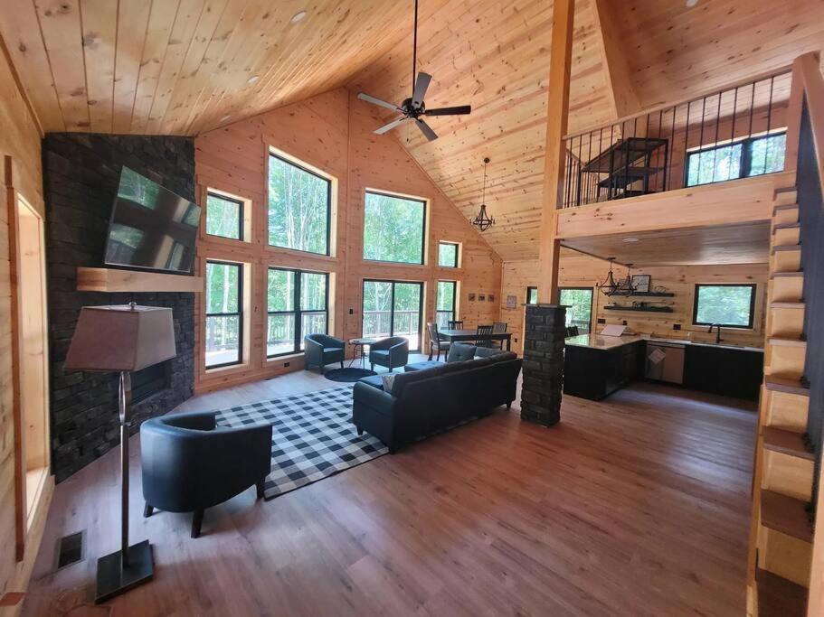 The Saige - Hot Tub, Fire Pit, and huge entertainment area view 3