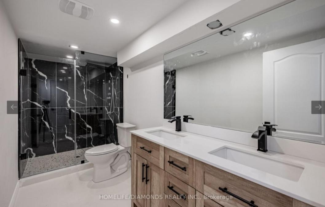 Rare 3 Bedroom Luxury Close to Lake