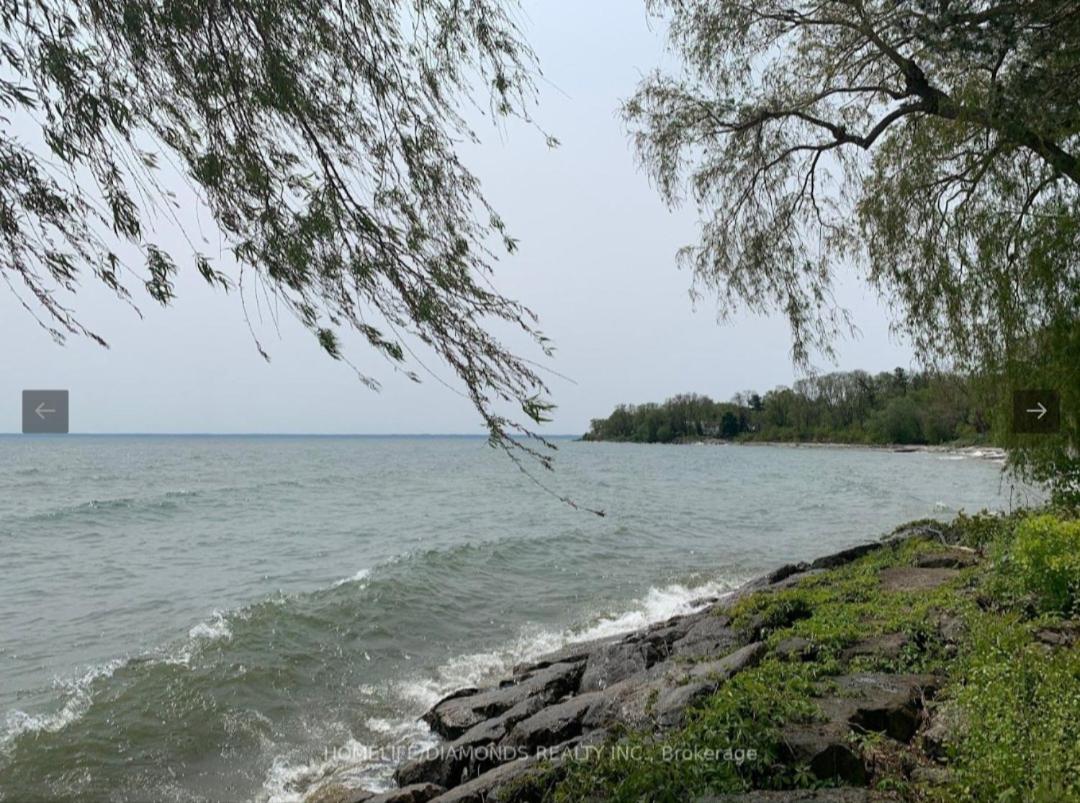 Rare 3 Bedroom Luxury Close to Lake
