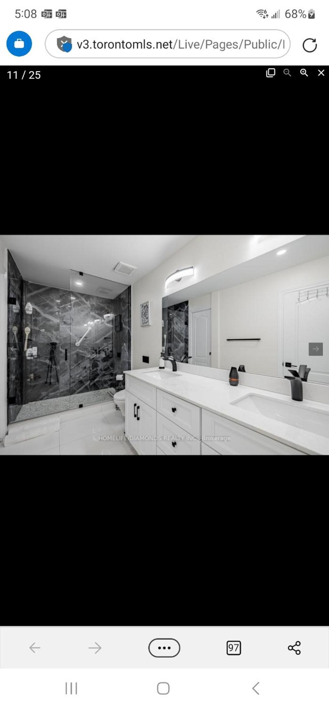 Rare 3 Bedroom Luxury Close to Lake