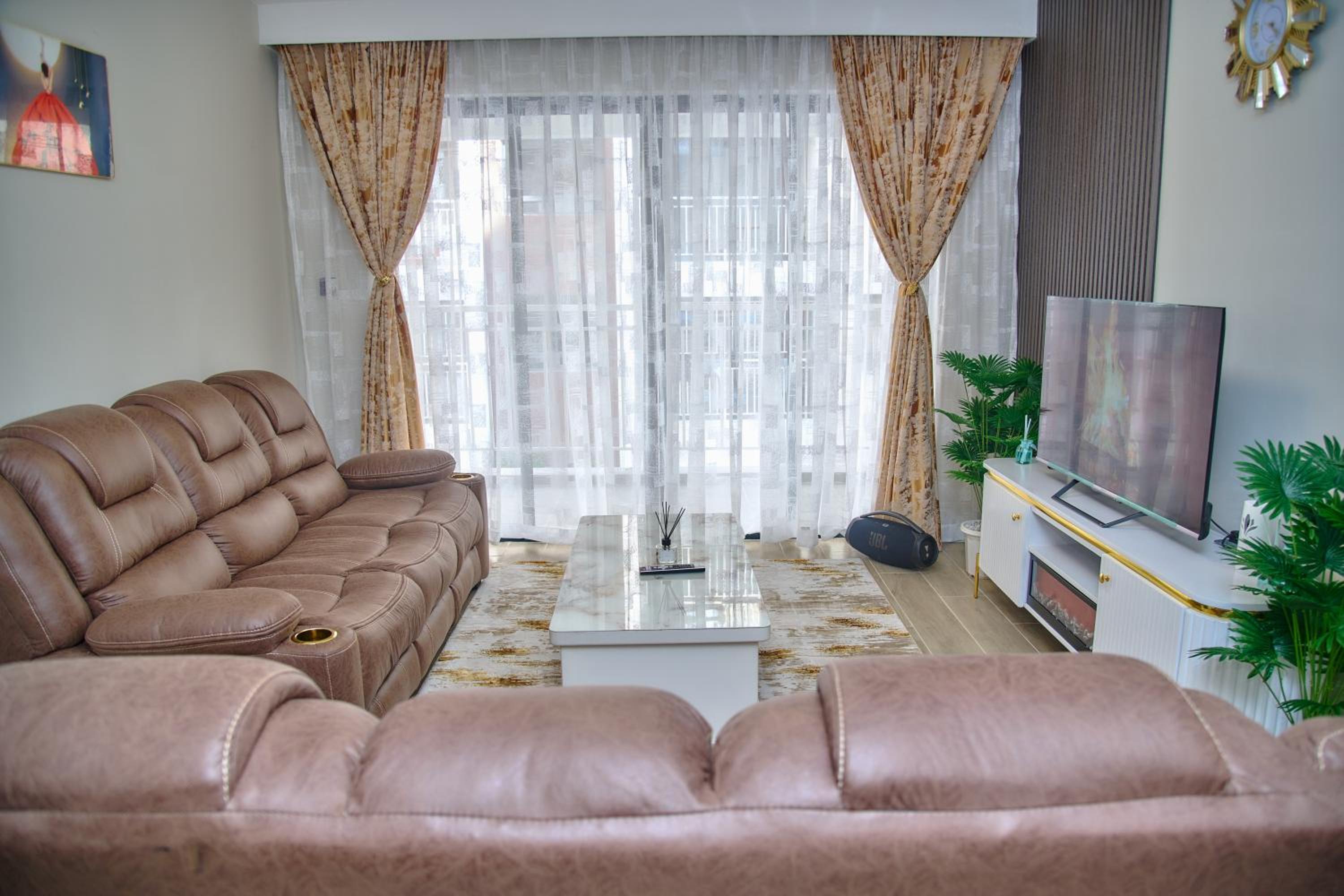 Modern Apartment Near Nairobi Airport with Swimming Pool view 2