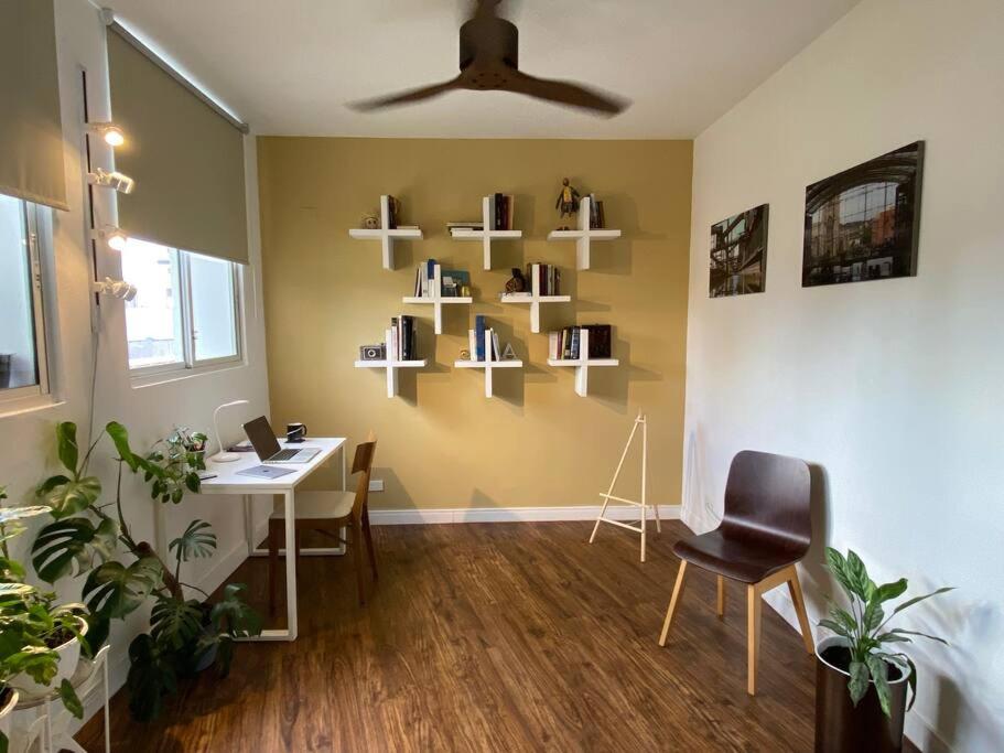 Comfort and Design in a Cosmopolitan Neighborhood view 4