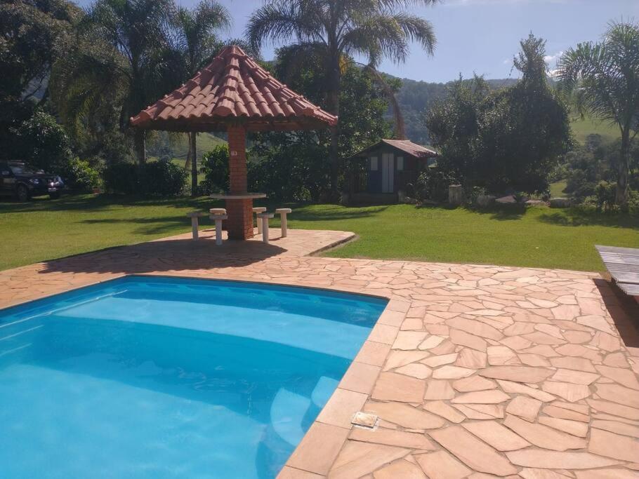 Chácara muito espaçosa para seus fins de semanas