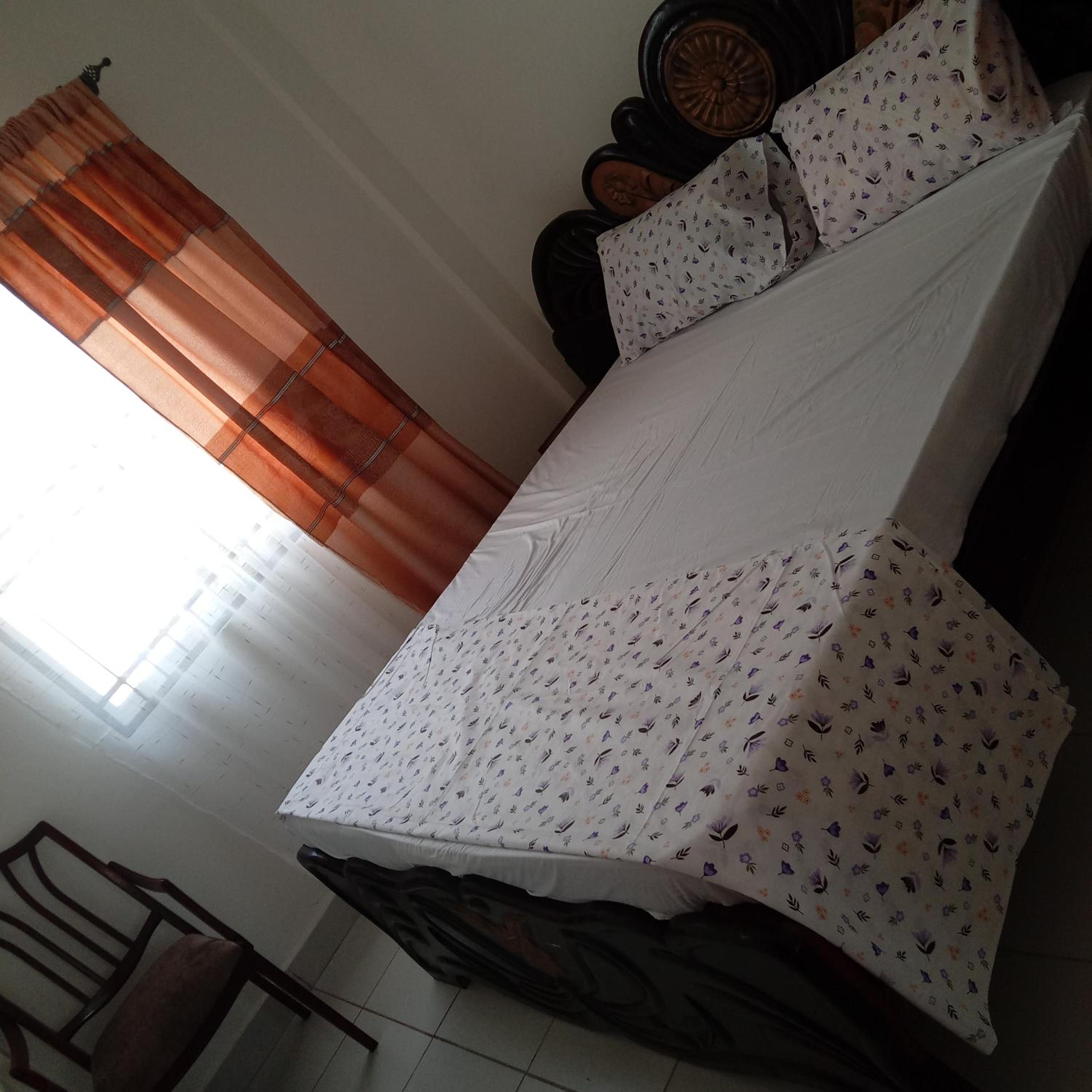 She-goes apartments view 2