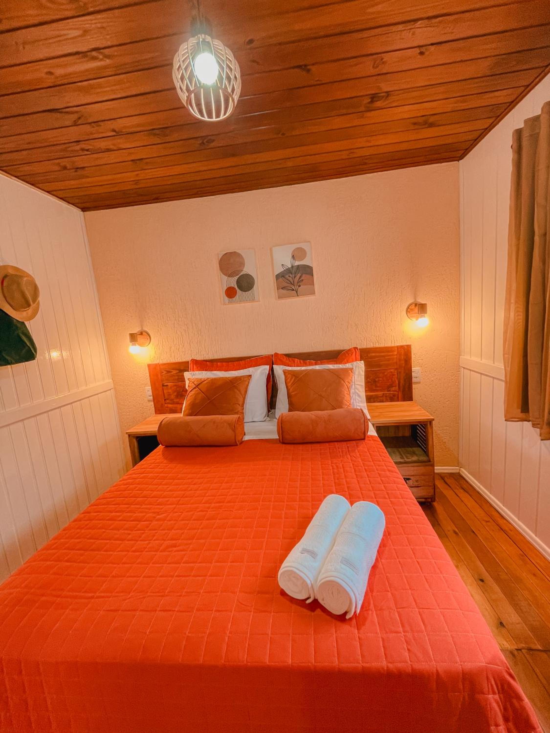 Shangri La Casas e Studios