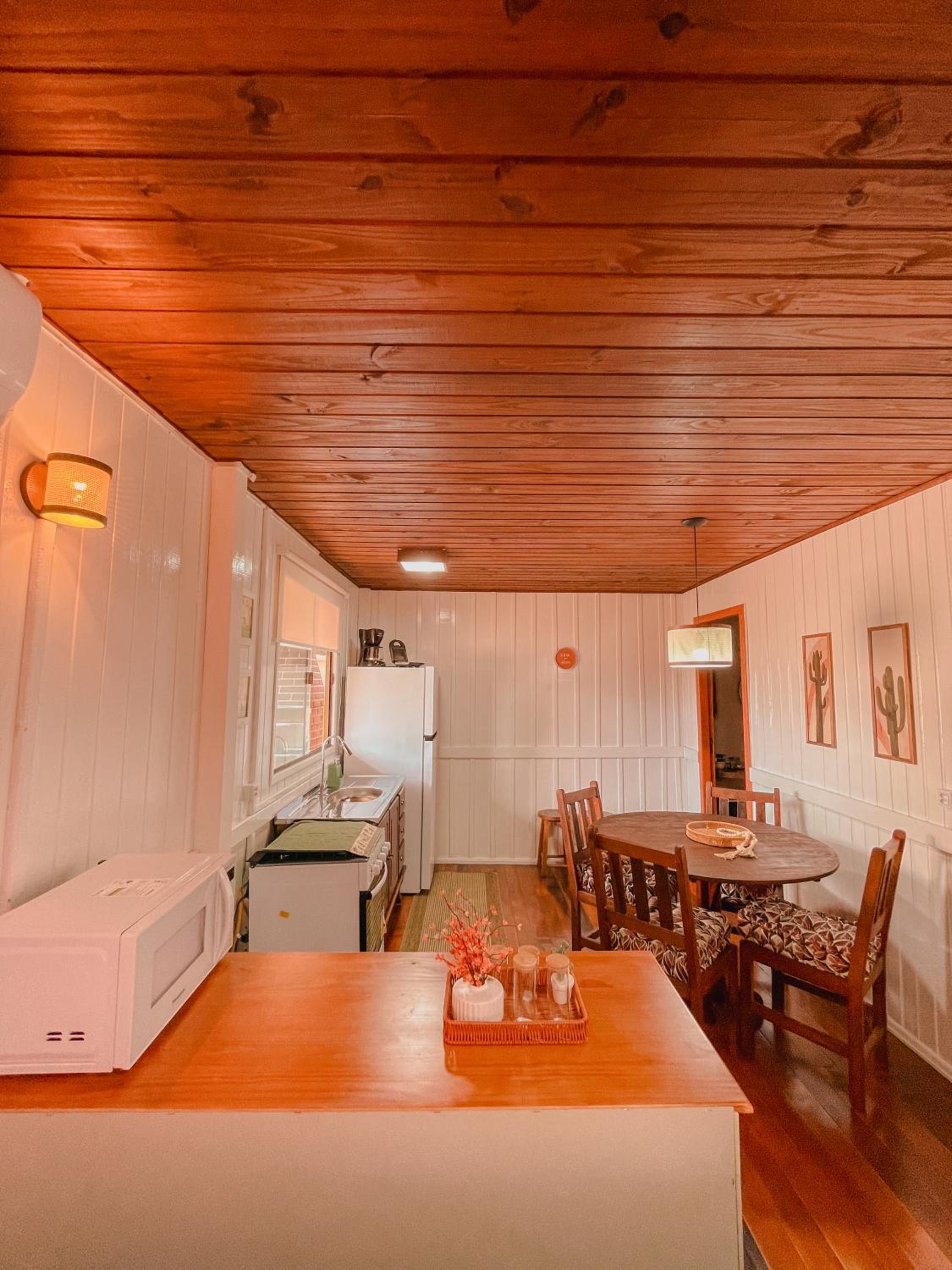 Shangri La Casas e Studios