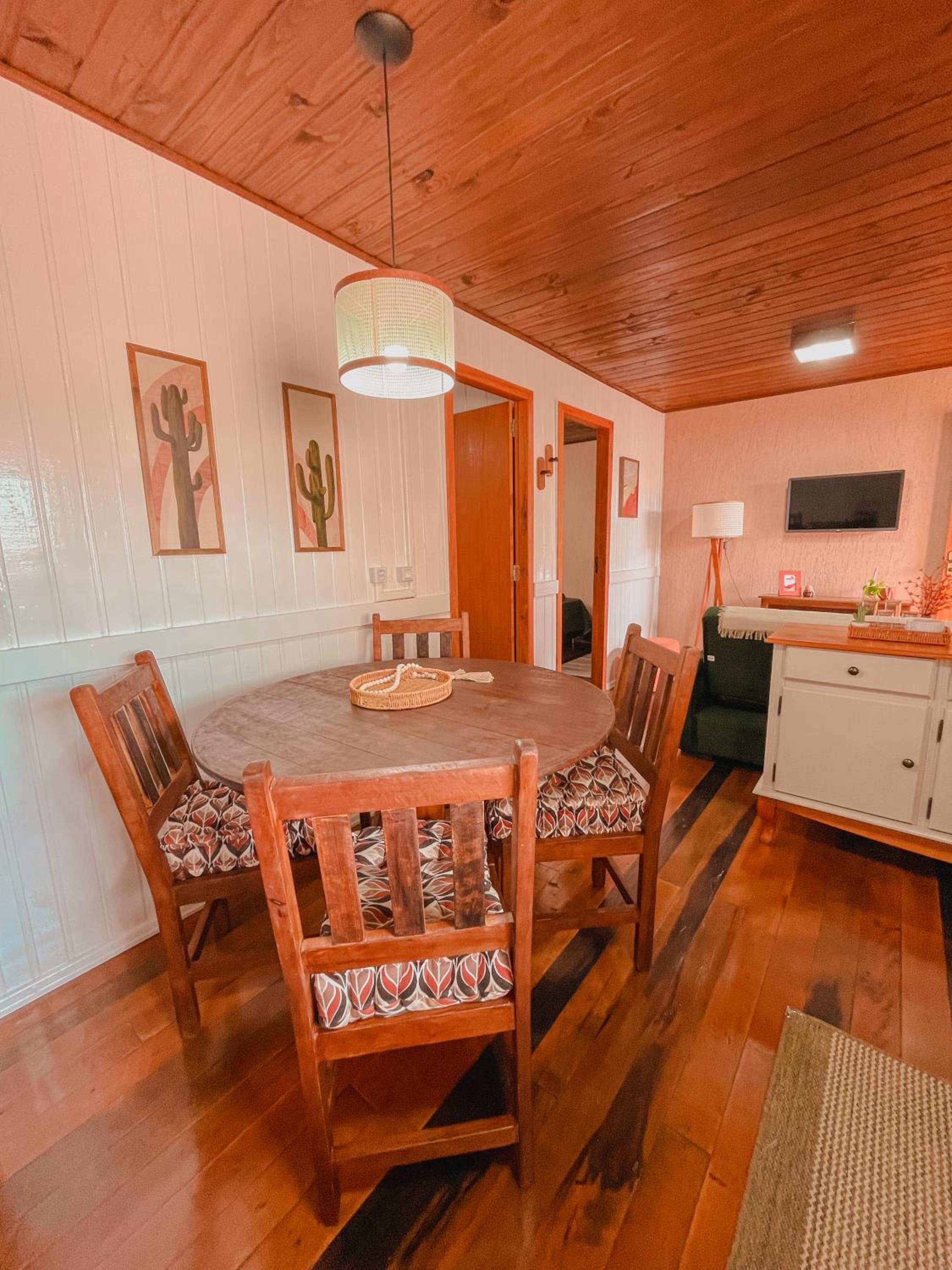 Shangri La Casas e Studios