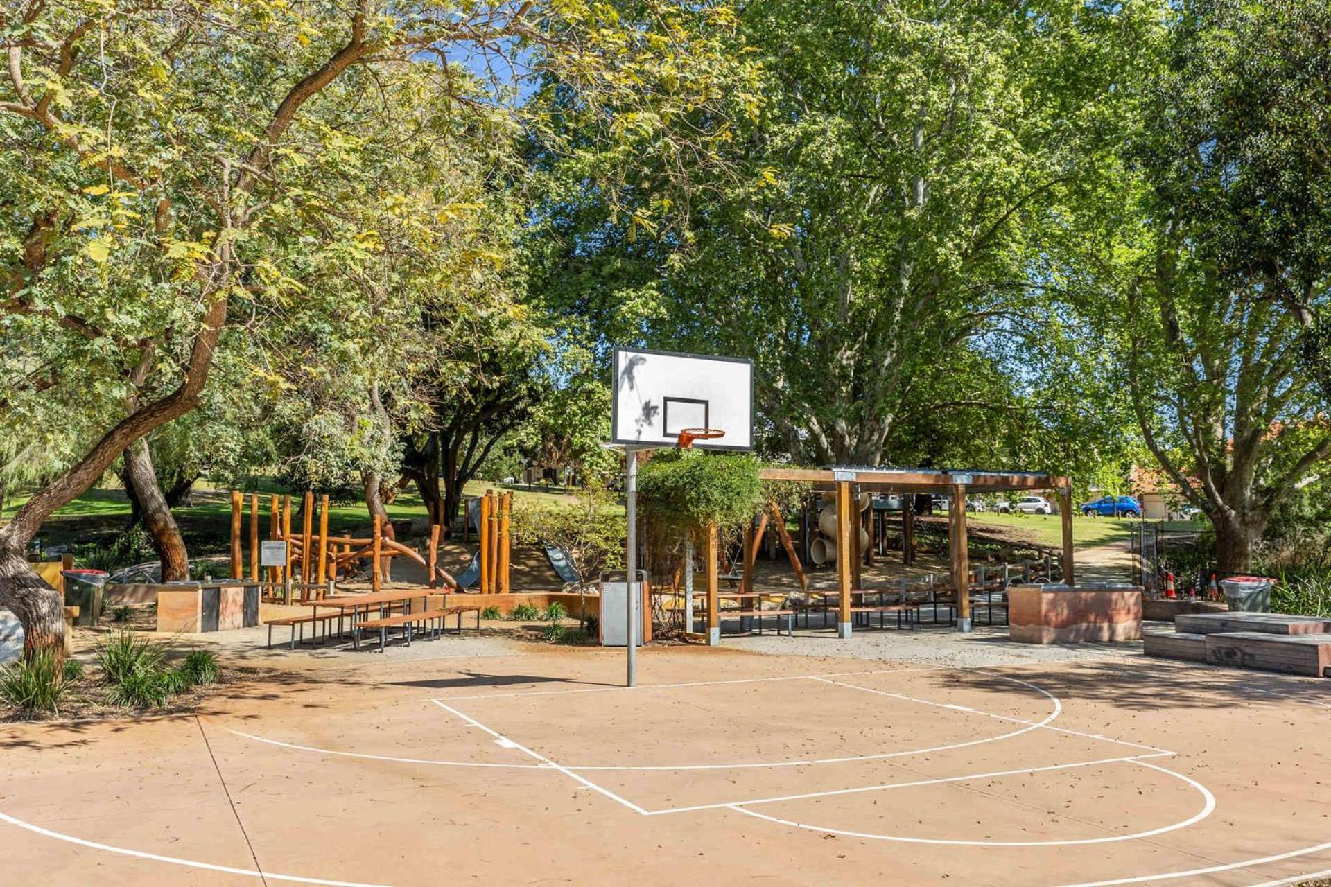 JOEL100A - Riverside Retreat at Mount Lawley