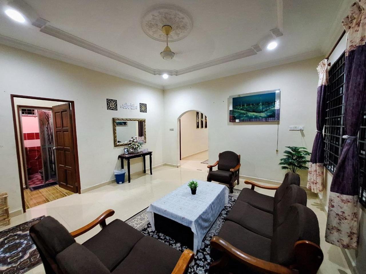 Q's HOMESTAY UNISZA photo 5