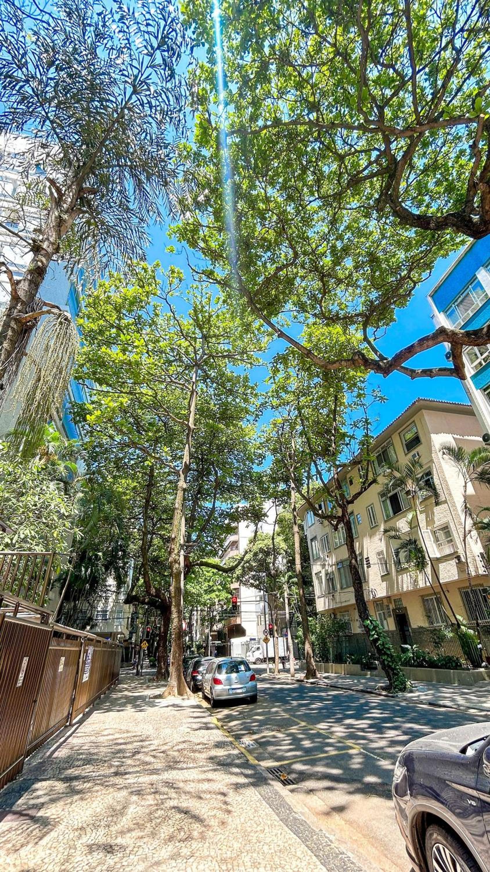 Luxuoso Apartamento de 3 Quartos com Vaga no Leblon